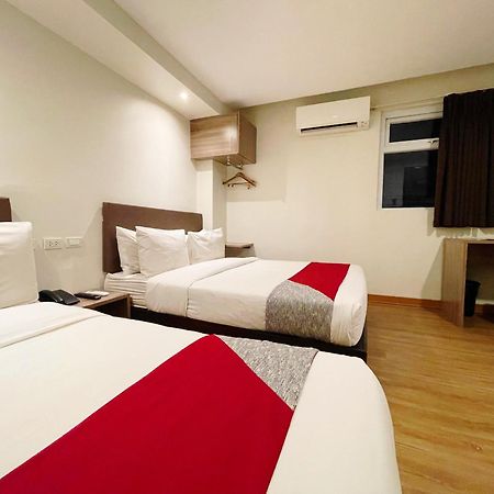 Airo Hotel Manila Exterior photo