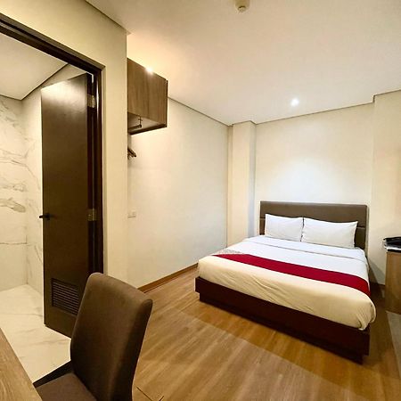 Airo Hotel Manila Exterior photo