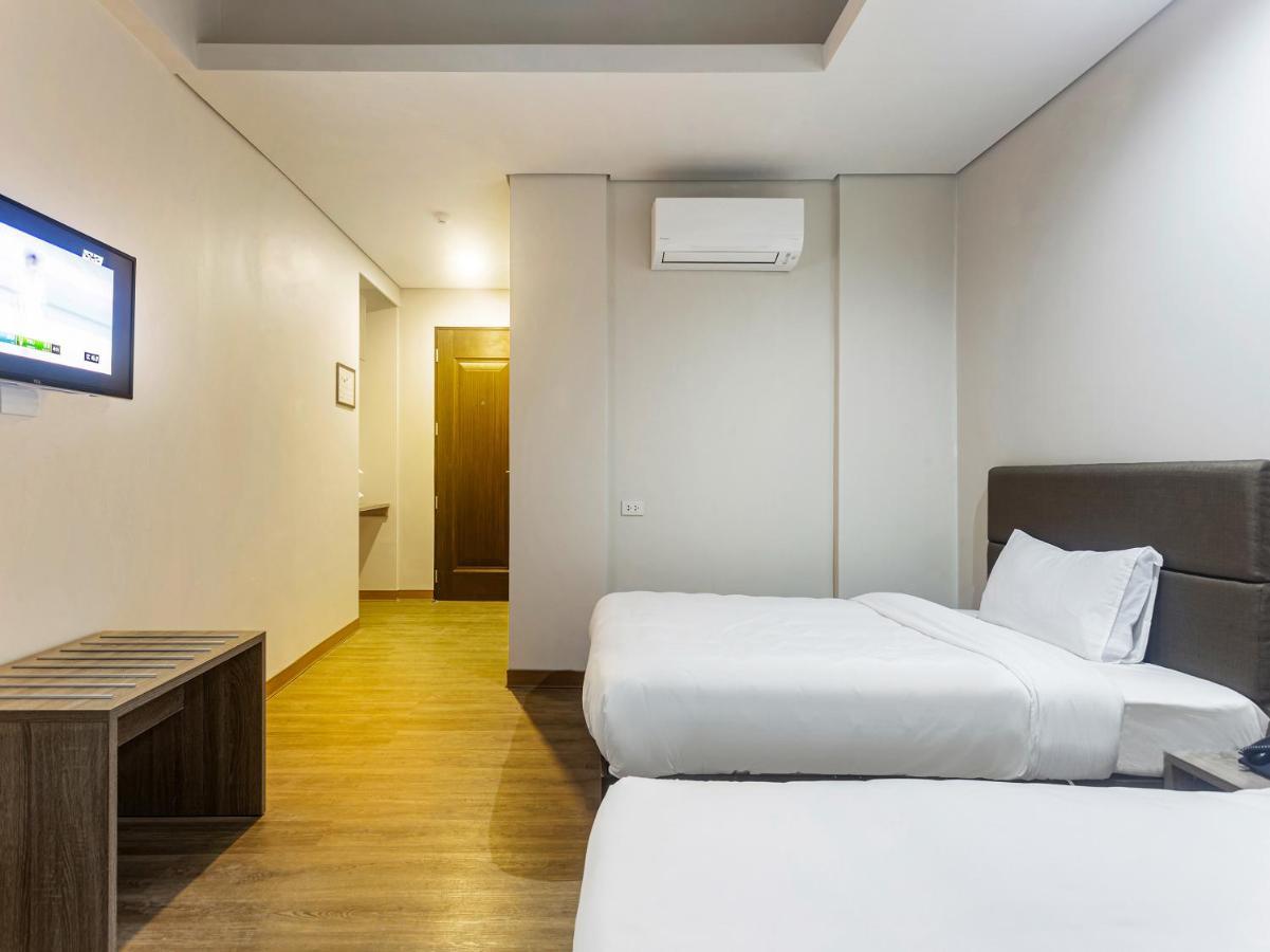 Airo Hotel Manila Exterior photo