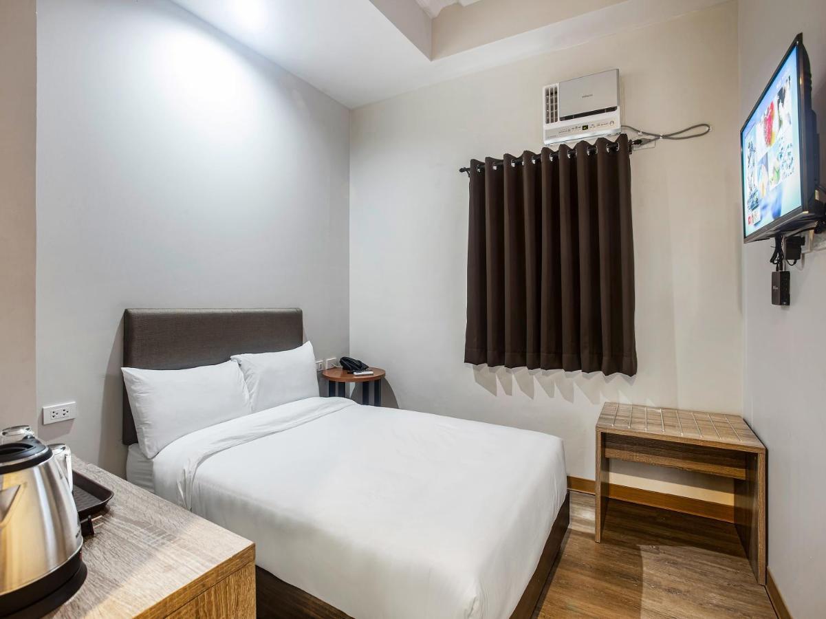 Airo Hotel Manila Exterior photo