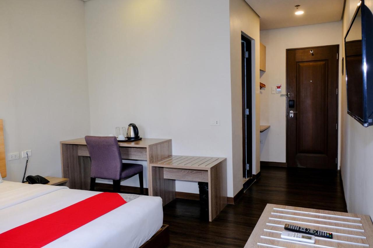 Airo Hotel Manila Exterior photo